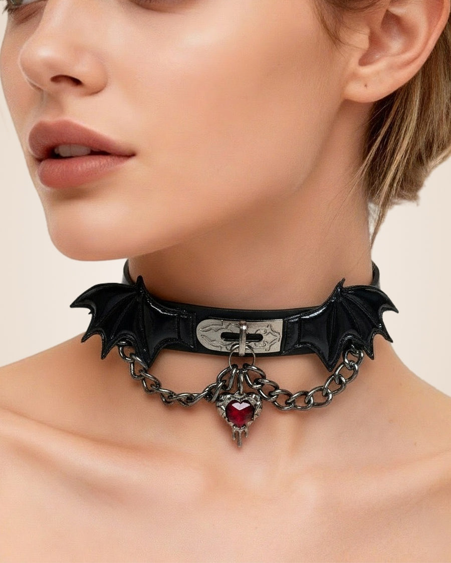 Choker gothique en simili-cuir noir à ailes de chauve-souris | Confiamour
