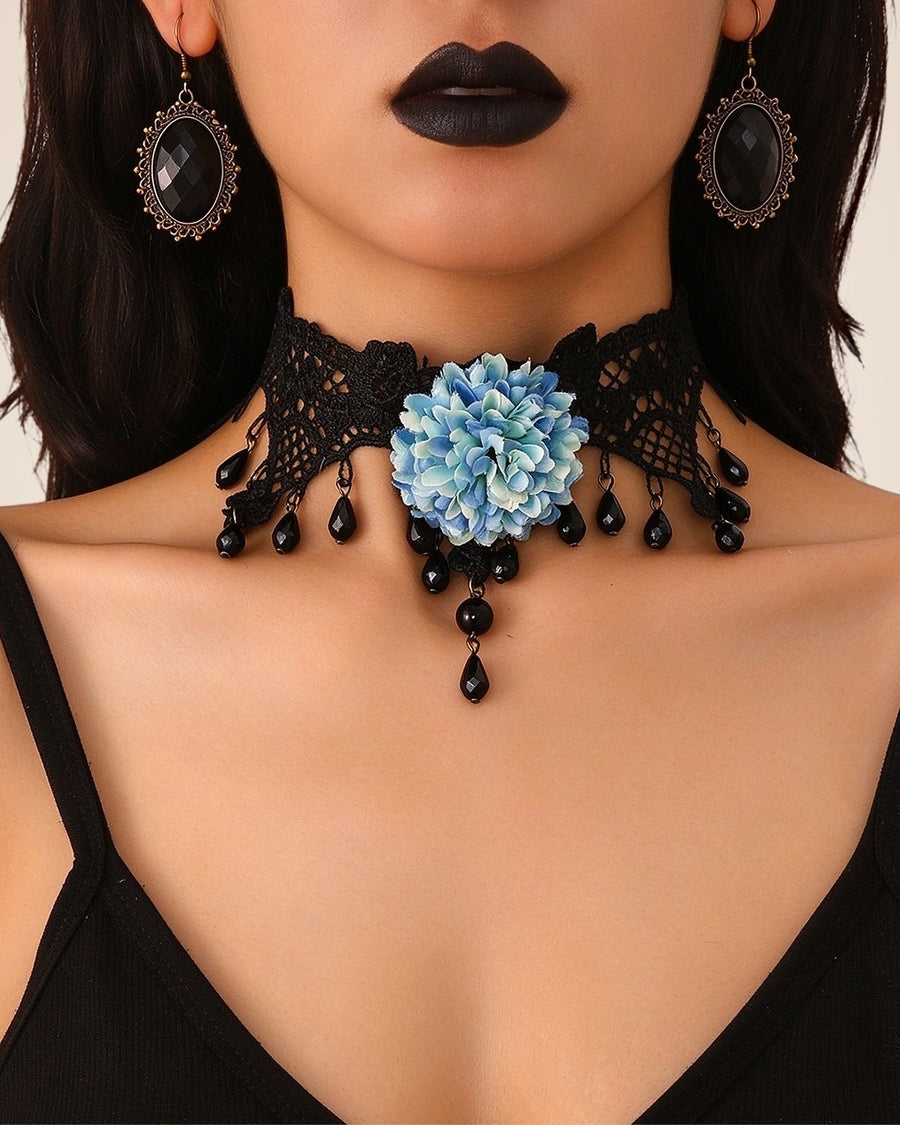 Parure choker en dentelle noire à fleur bleue et boucles d'oreilles | Confiamour